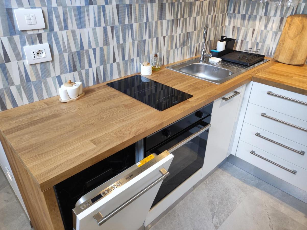 New Apartment In Historical Center Near Lake Riva del Garda Luaran gambar