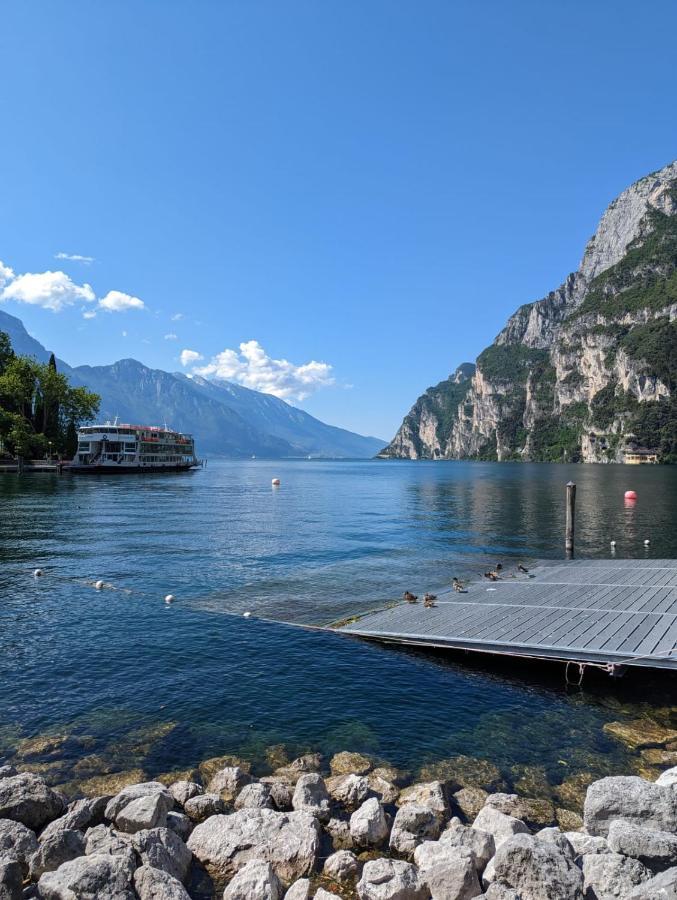 New Apartment In Historical Center Near Lake Riva del Garda Luaran gambar