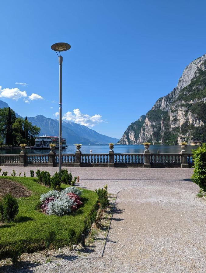 New Apartment In Historical Center Near Lake Riva del Garda Luaran gambar
